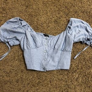 crop top w/ poofy sleeves